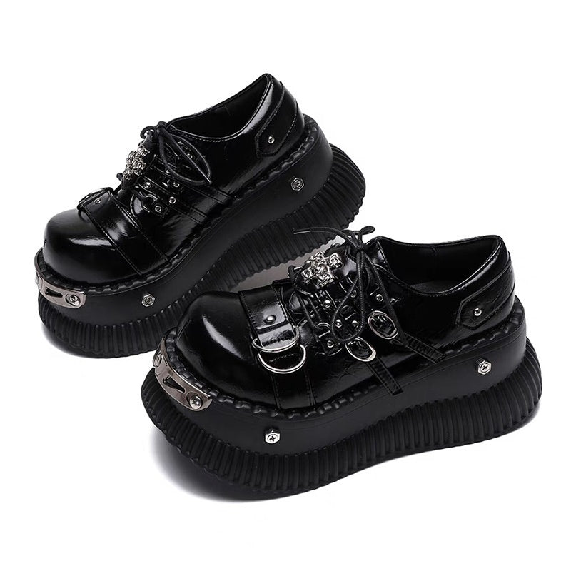 What Is the Mall Goth Aesthetic? Outfits & Style Guide | AltBrat