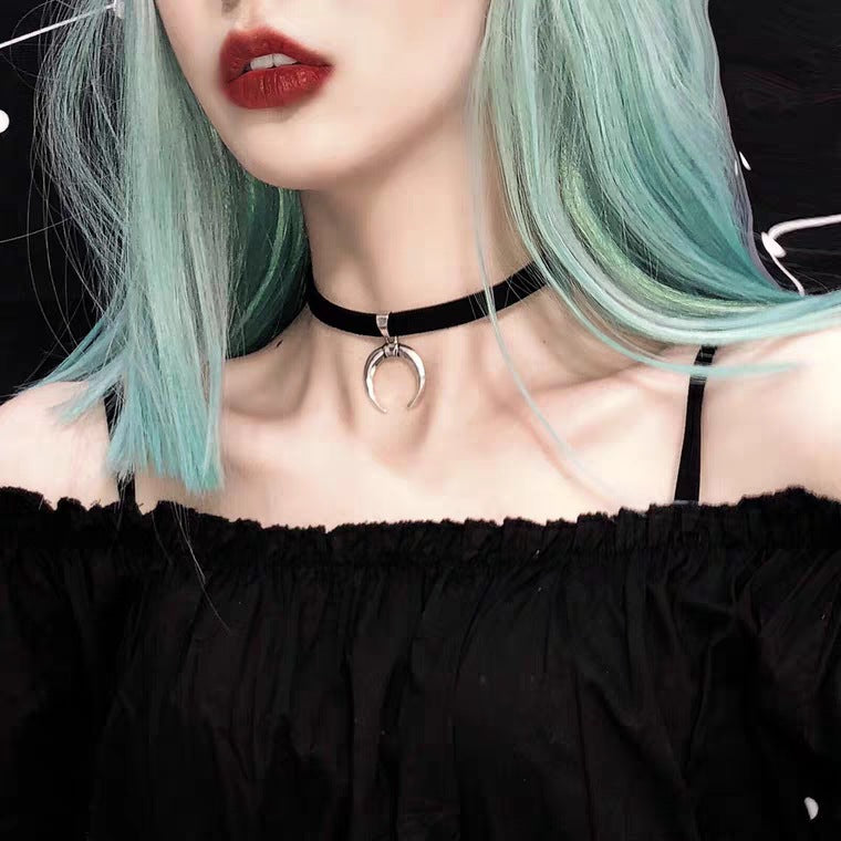 Layered Crystal Lace Necklace - Necklaces & Chokers detail view 6 | Cute Splikes