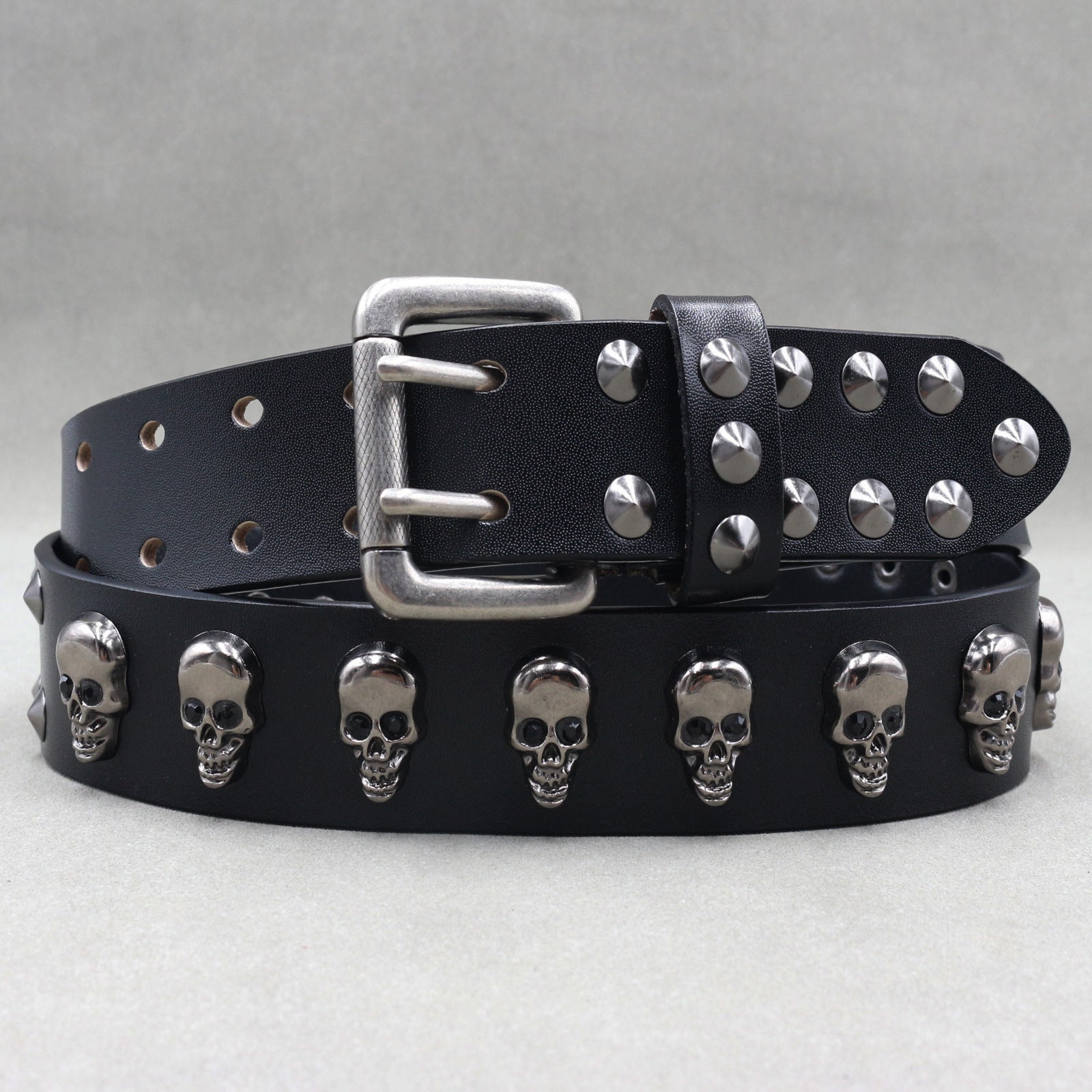 Skull Studded Belt - Belts for Jirai Kei, gothic & kawaii style | Cute Splikes