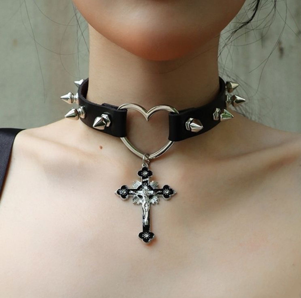 Riveted Cross Collar - Necklaces & Chokers for Jirai Kei, gothic & kawaii style | Cute Splikes