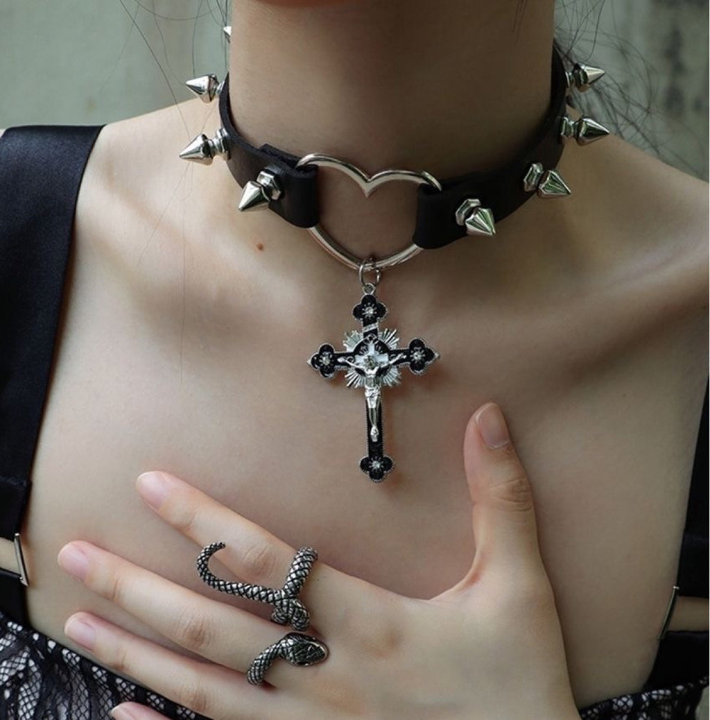 Riveted Cross Collar - Necklaces & Chokers detail view 4 | Cute Splikes