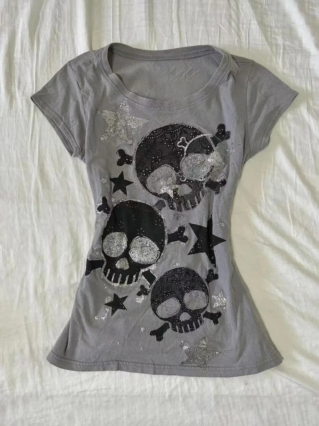 Star Skull Graphic Tee - Tops & Dresses for Jirai Kei, gothic & kawaii style | Cute Splikes