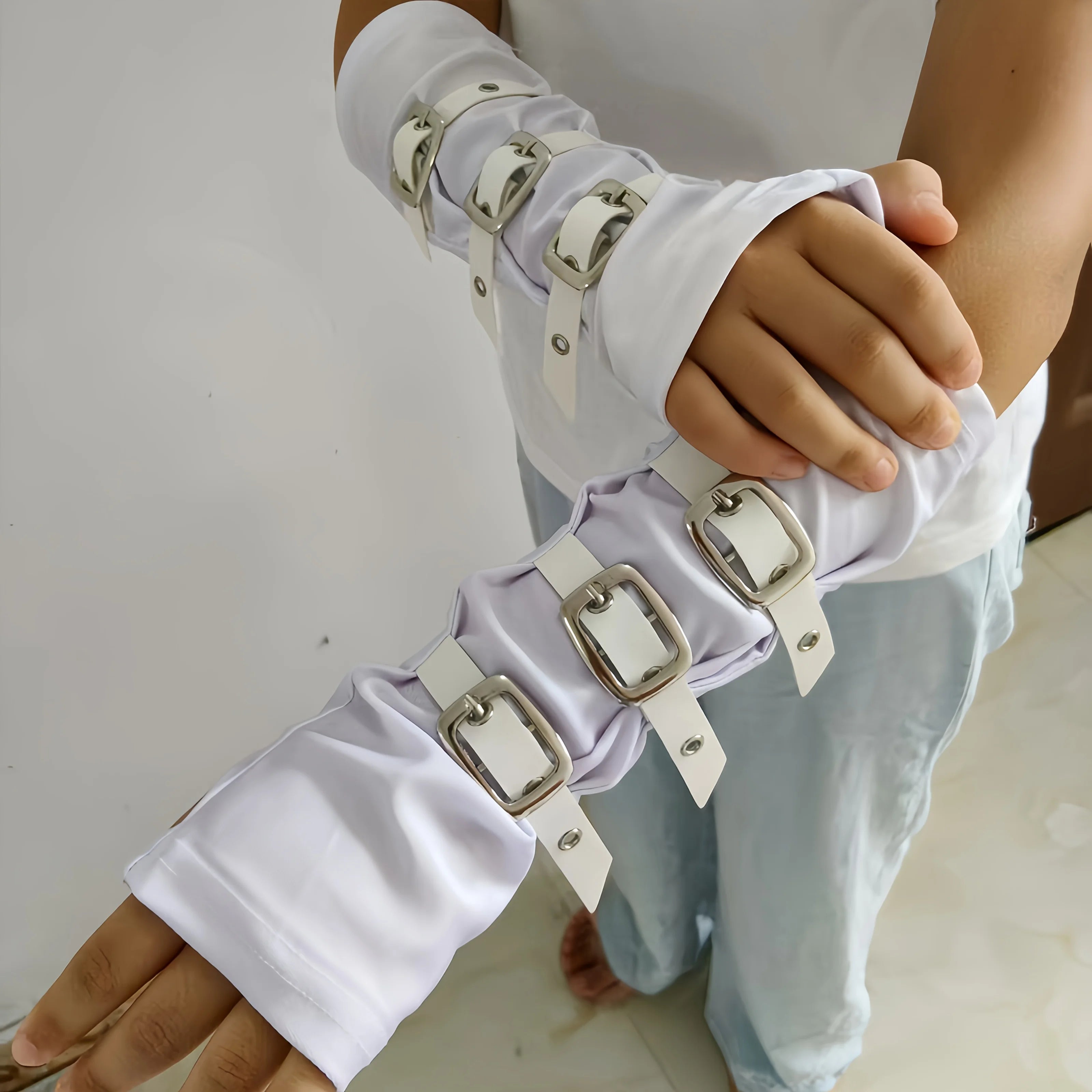 Metal Buckle Arm Sleeves - Gloves & Arm Warmers detail view 5 | Cute Splikes
