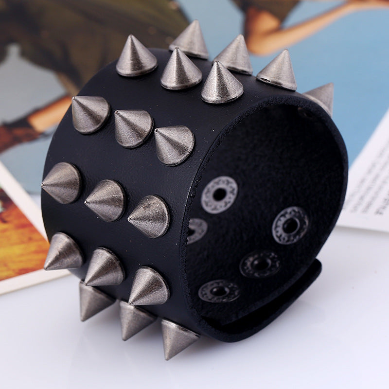 Leather Cuff Bracelet - Bracelets & Rings detail view 4 | Cute Splikes
