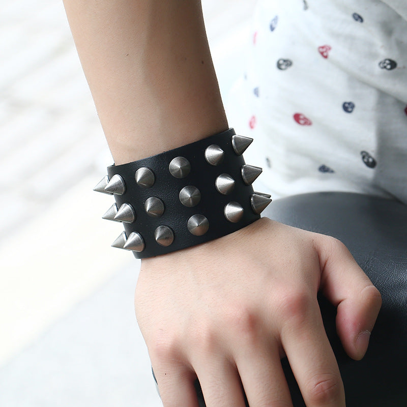 Leather Cuff Bracelet - Bracelets & Rings for Jirai Kei, gothic & kawaii style | Cute Splikes